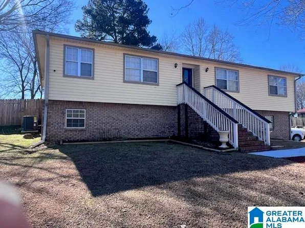 2110 Sun Cir, Fultondale, AL 35068