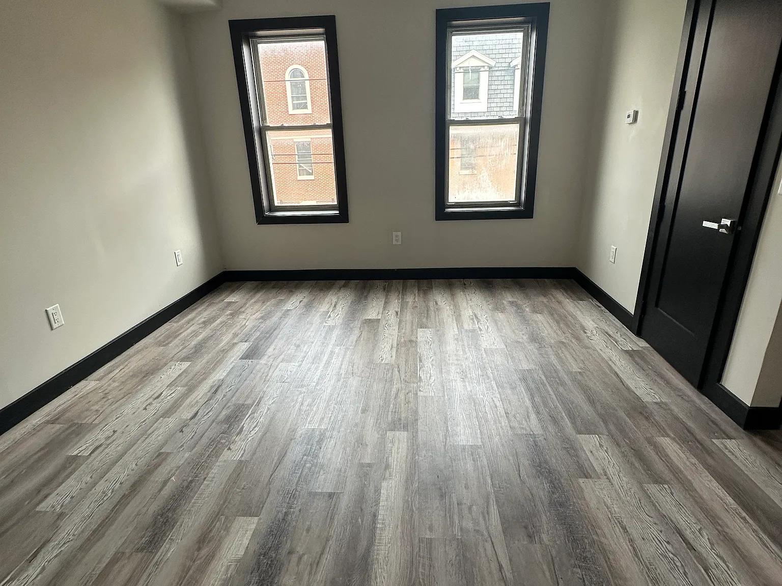 2 bed, 700 sqft, $2,200 — Photo 3