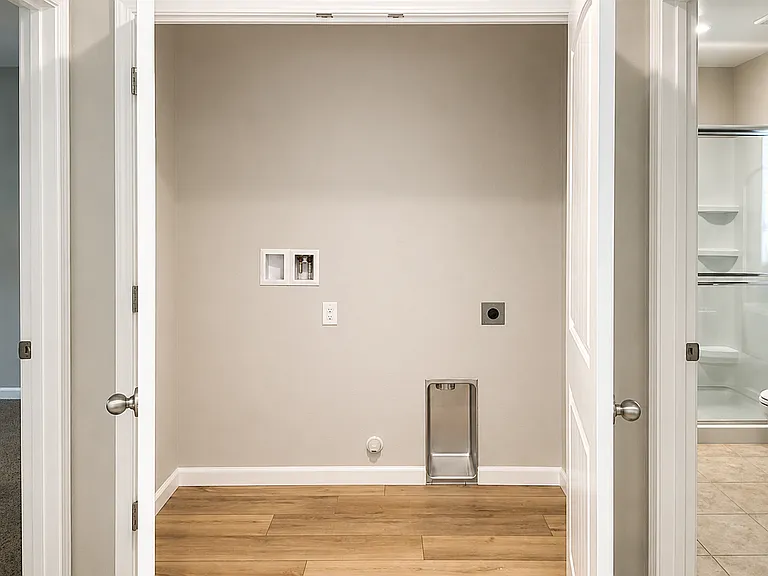 295A Pullman Ave — Photo 4