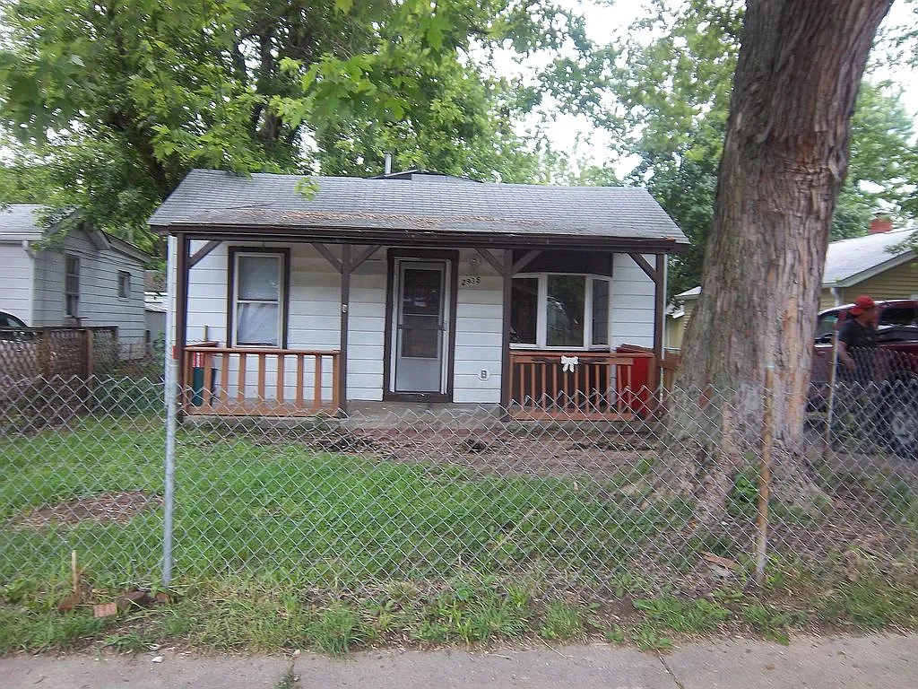 2935 Mars Hill St photo 1