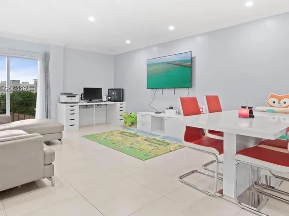440 E 23rd St APT 1310, Hialeah, FL 33013