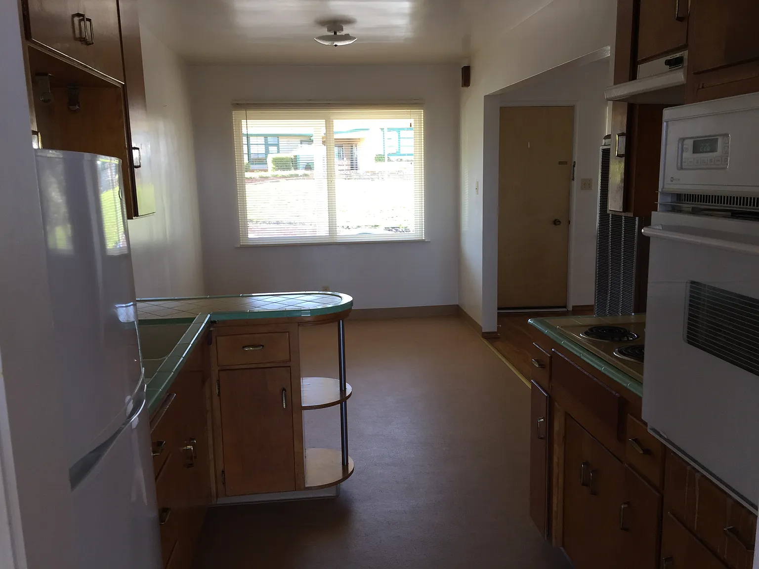 1 bed, 560 sqft, $2,300 — Photo 4