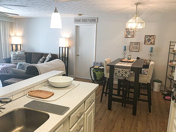 Open Kitchen to Livingroom