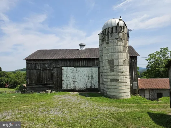 Poplar St, James Creek, PA 16657