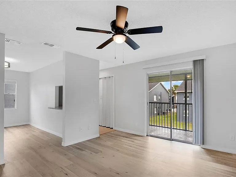 4100 Pershing Pointe Pl #3 — Photo 4