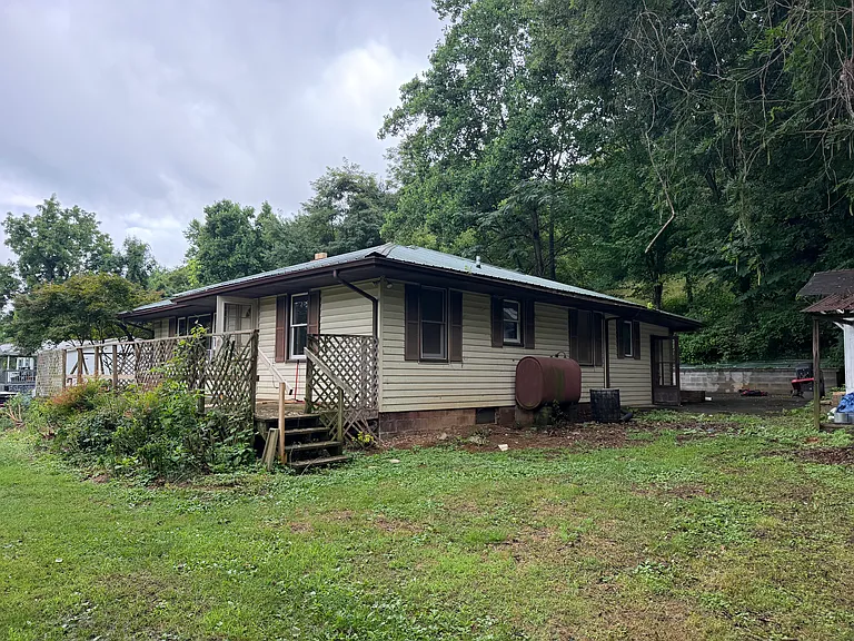 218 Tipton St — Photo 18