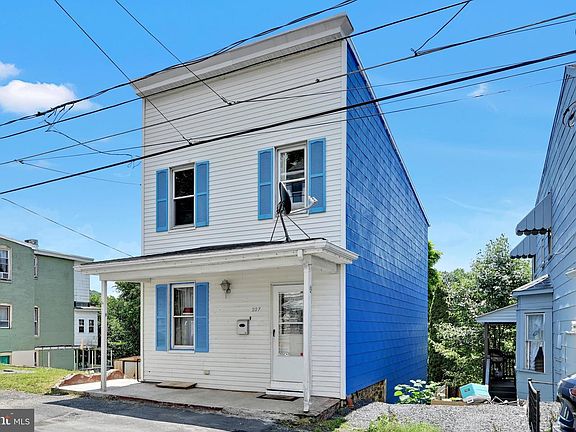 4th image of 227 Wallace St