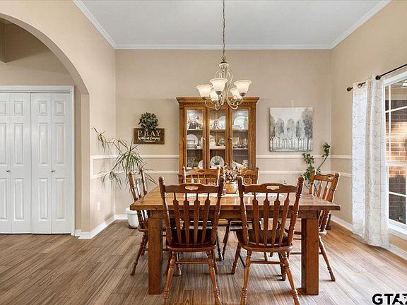 5th image of 1105 Casandra Dr