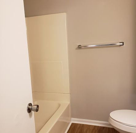 3rd image of 3104 Sawyer St