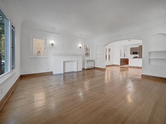 3rd image of 417 N Orange Grove Ave #417