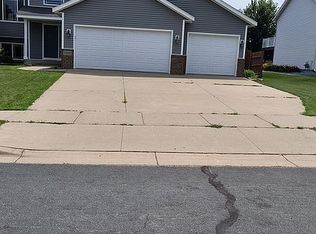 1204 4th St NW, New Prague, MN 56071