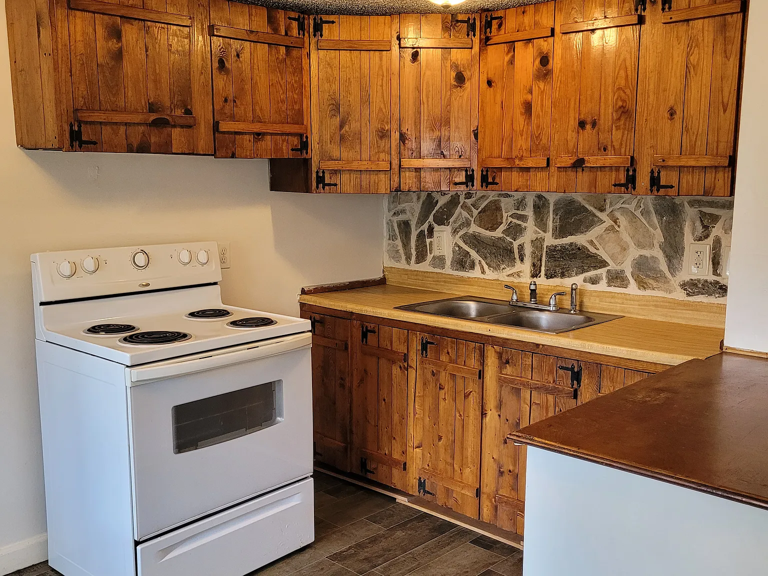 1 bed, $750 — Photo 2
