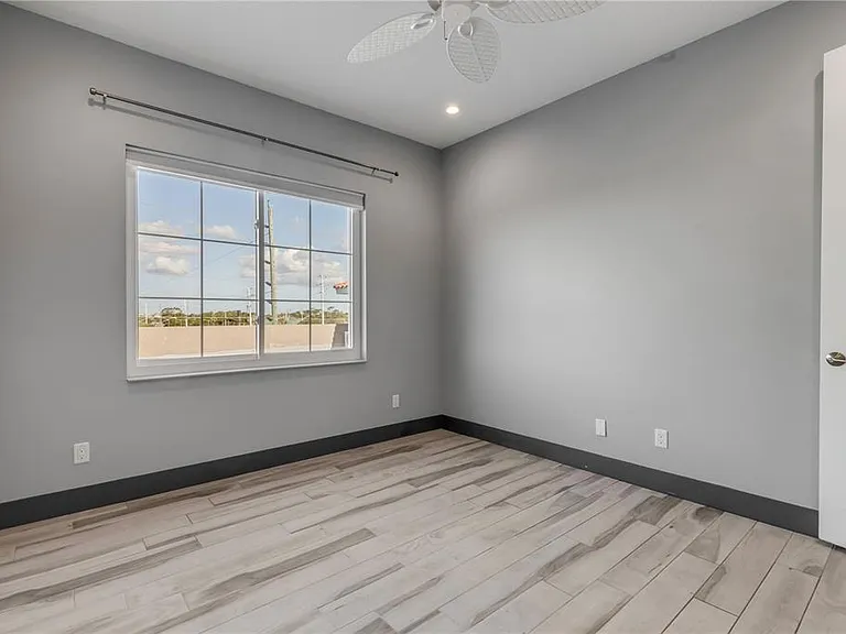 701 E 3rd Ave #PENTHOUSE — Photo 20