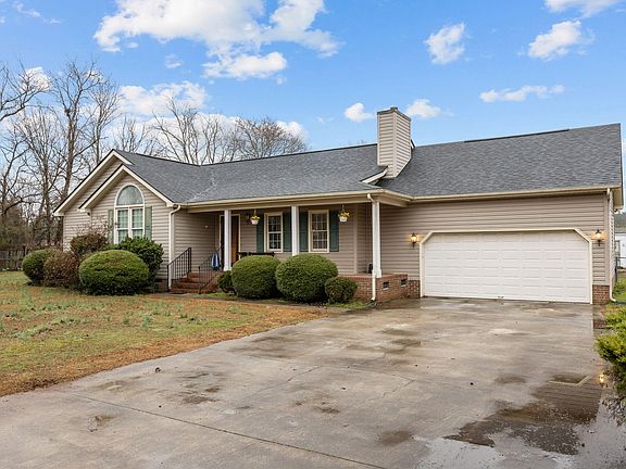 3rd image of 727 Raiford Rd