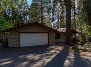 6210 Pine St, Pollock Pines, CA 95726