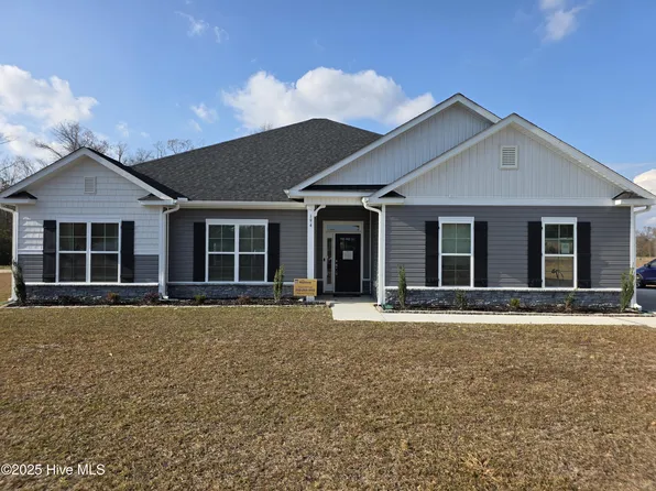 194 Poker House Road, Grimesland, NC 27837