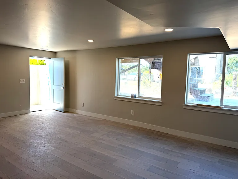 646 W 100 N — Photo 8