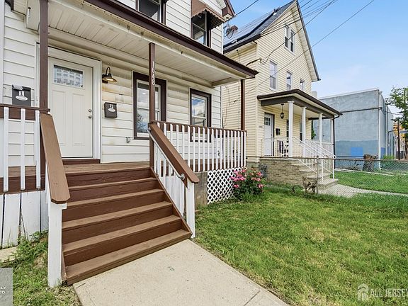 3rd image of 1648 Essex St Unit 2