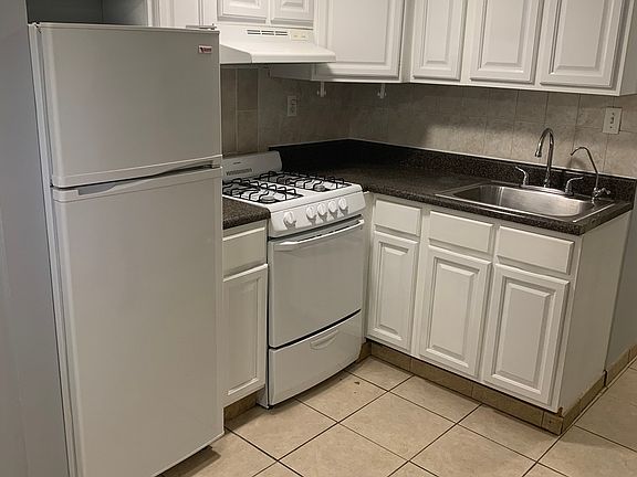 3rd image of 22-60 26th St Floor 1