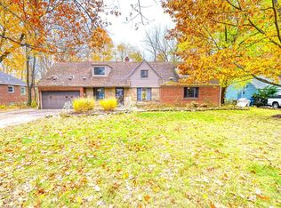 20935 Mastick Rd, Fairview Park, OH 44126