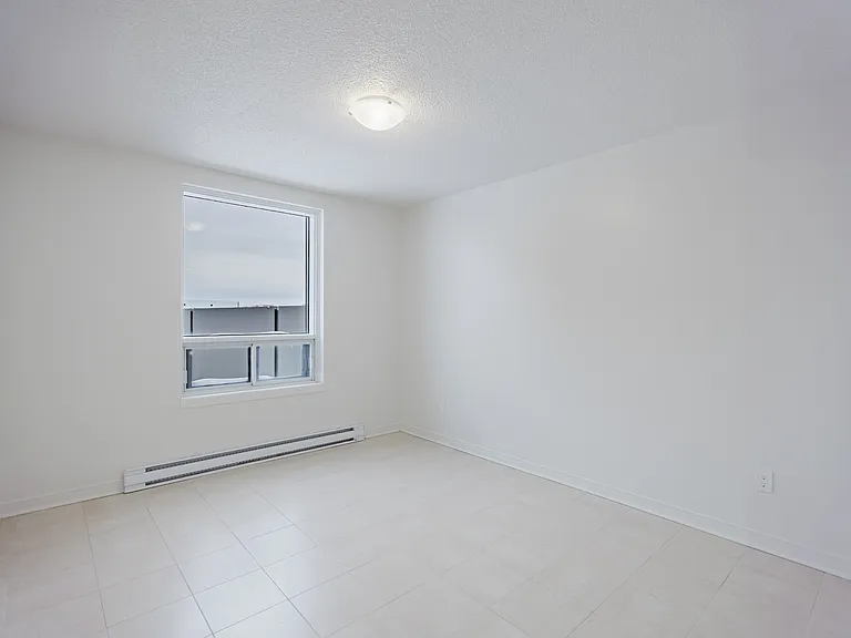 370 Forest St — Photo 7
