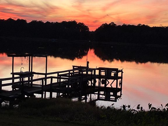 3rd image of 1314 Riddle Dr