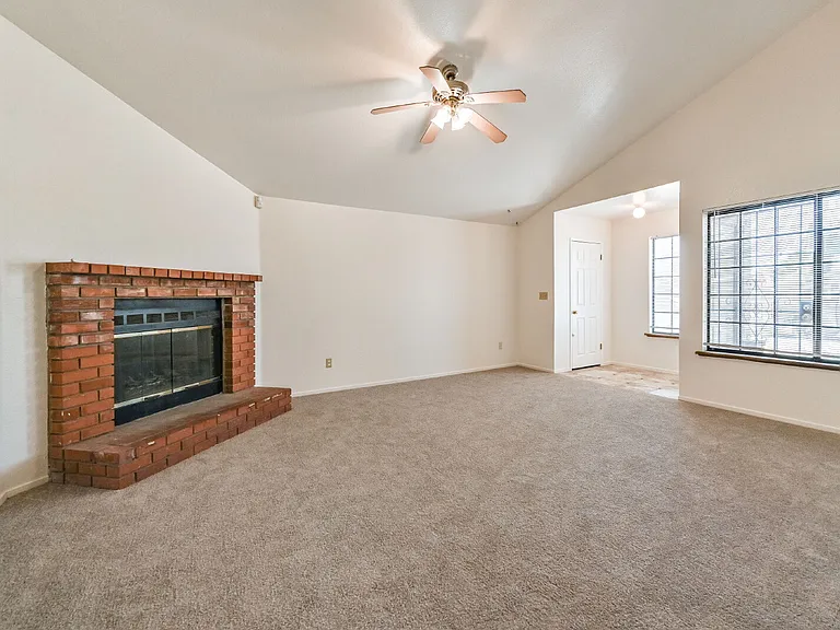 315 Reese St — Photo 12
