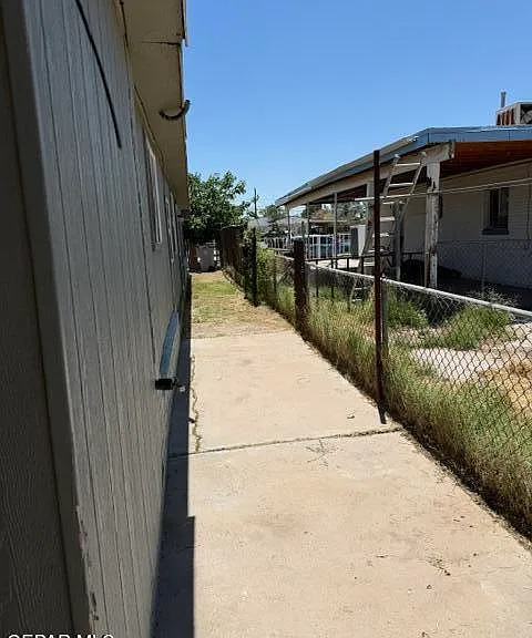 209 Mango Rd — Photo 22