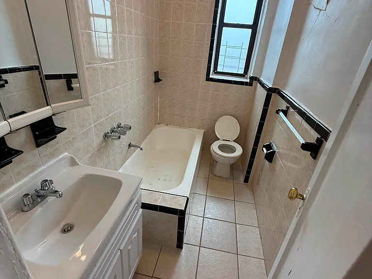 4535 44th St #6A — Photo 9