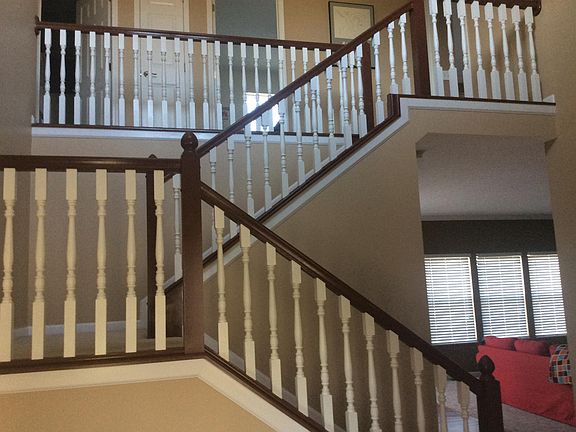 3rd image of 2823 Abbey Knoll Dr