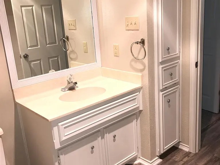 2nd Bathroom