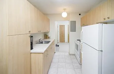 1245 Jefferson Ave — Photo 9
