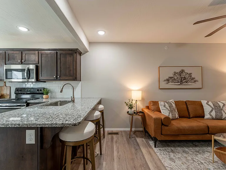 Oakwood Heights Townhomes — Photo 48