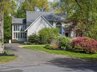37 Tennyson Dr, Longmeadow, MA 01106