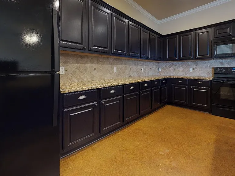 127 Deacon Dr — Photo 5