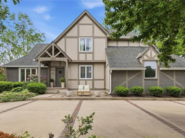 3015 W 83rd St, Leawood, KS 66206