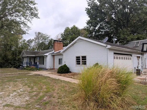 957 State Route 140, Greenville, IL 62246