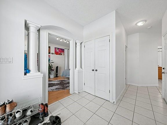 5th image of 53 Truesdale Cres