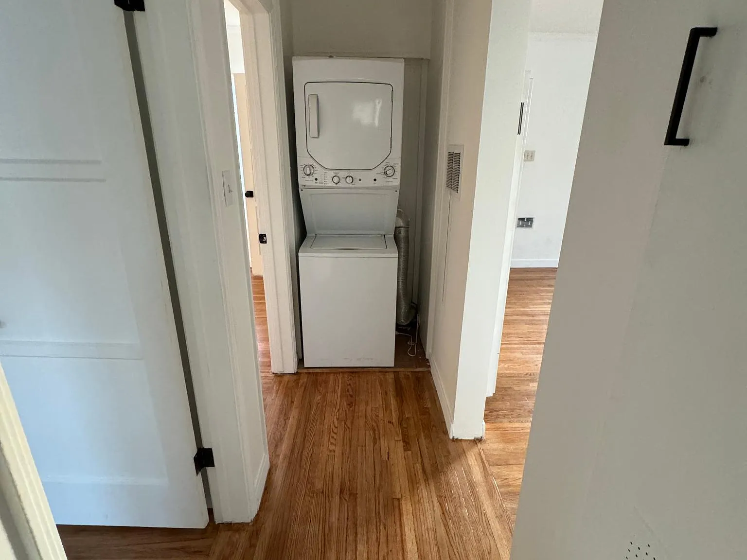 7822 Flight Ave — Photo 2