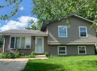 554 Park Ave, South Elgin, IL 60177