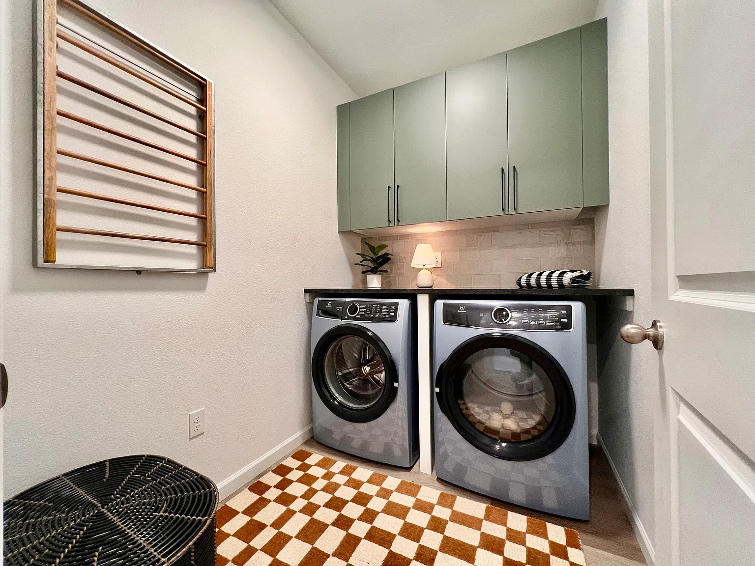 4 bed, 1747 sqft, $3,100 — Photo 4