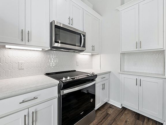 2nd image of 12001 Vista Parke Dr #1201