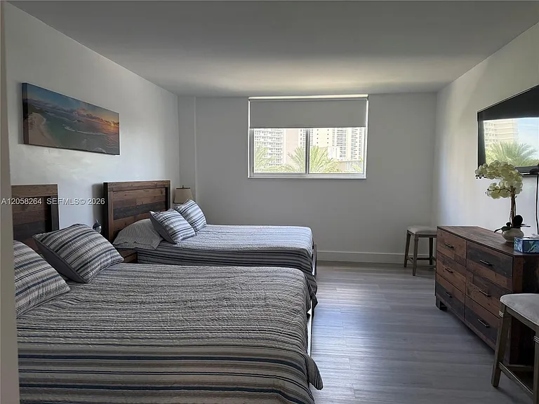 19370 Collins Ave #423 — Photo 10