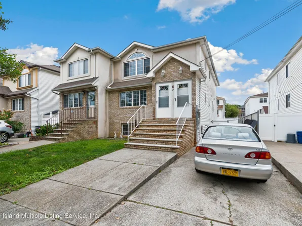 57 Hemlock St, Staten Island, NY 10309