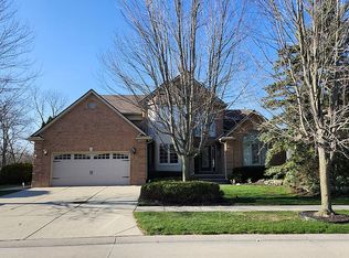 16033 White Water Dr, Macomb, MI 48042