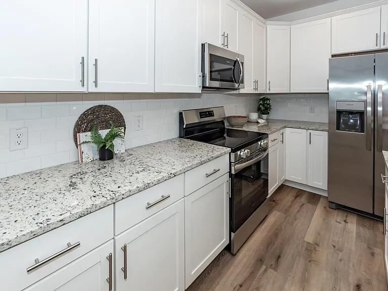 302 Twin Rivers Dr — Photo 14
