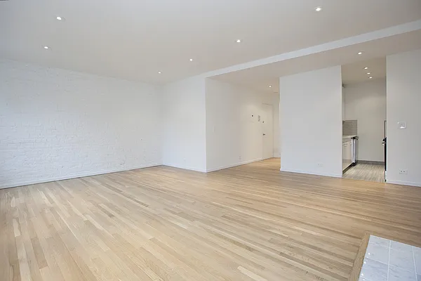 Rented by Buchbinder & Warren | media 18