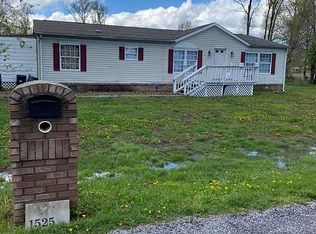 1525 N 11th St, Herrin, IL 62948