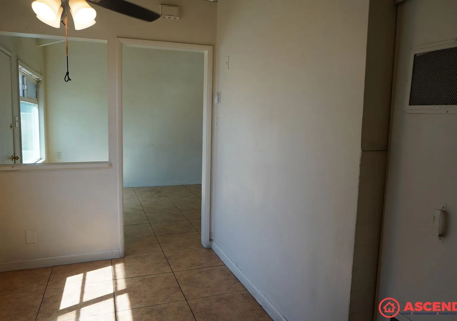 1700 Shamrock Way — Photo 3