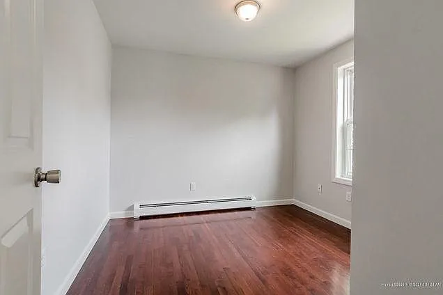 5 Eastman Ave — Photo 34